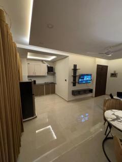 The DownTown Den 1BHK Deluxe Suite Bahria - 5
