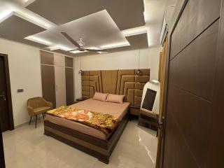 The DownTown Den 1BHK Deluxe Suite Bahria - 4