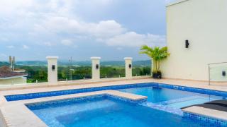 Canal-Front Luxury 3BR City & Golf Views Private - 2