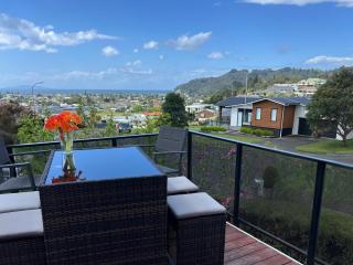 Hosts on the Coast Tranquil Views - 4