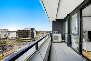 Galleria - Sleek & Sunlit Living in Glen Waverley - 3