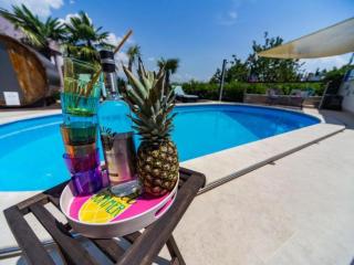 Two bedroom apartment with sea view - 8
