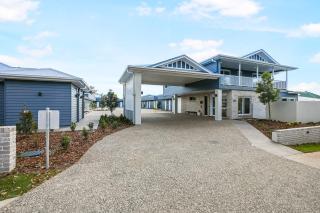 Avenue WEST Studio Units - 7