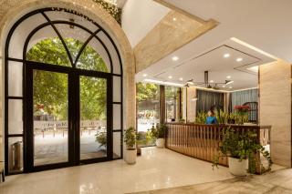 Brilliant Majestic Hotel - 2