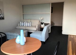 THE WATERFRONT APARTMENTS 1 Bedroom Studio Apartment with Street Views located on the Geelong Waterfront - 4608 - 5
