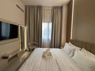 Signature Grand Studio Apartment - 0