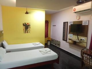 Sri Murugan Beach Paradise Hotel - 2