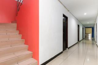 RedDoorz Plus @ Jalan Pemuda Jakarta - 3