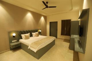 Nature Stay - A Luxury Farm - 6