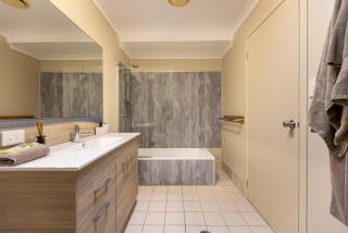 Angourie BAY Villa - Unit 1 - 5