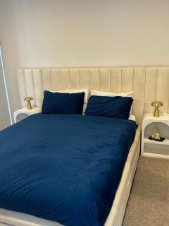 Stunning 1 bed apartment with city views - 3