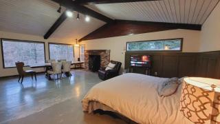 Riverside Home With a Rustic Charm - 8