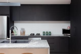 The Crescent, a modern townhouse near LGH & parks - 8