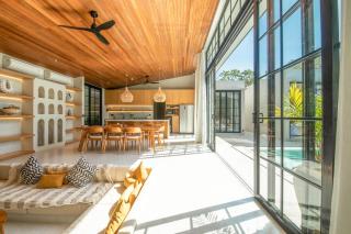 Stylish 5BR Boho Hideaway, 5 Min from Bingin Beach - 8