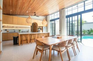 Luxurious 5BR Boho Sanctuary, near Bingin Beach - 4