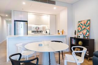 Modern Apartment in the Heart of Wolli Creek - 4