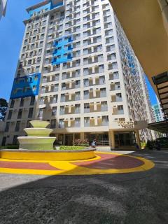 Netflix and Chill with swimming pool access - 2