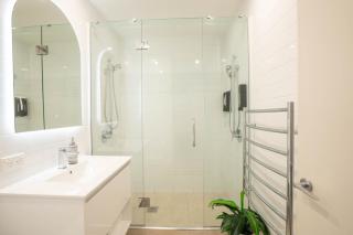 Waimahana - Luxury By The Lake - 2