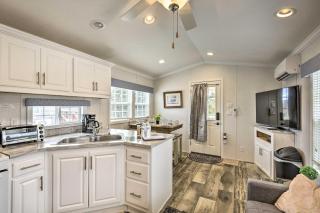 Romantic Cottage and Suite Close to Ski Trails - 3