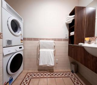 Location Location! Waterfront Studio - 3