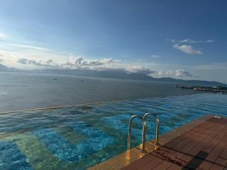 Golden Bay Apartment Ocean View - 9