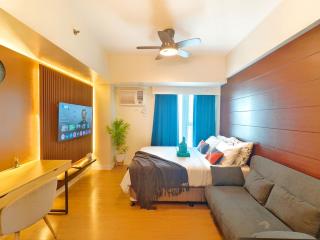 1203BT3 Solinea Resort Condo Unit Queen Bed Ayala Center - 0