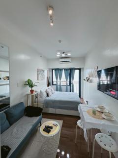 Pleasant Air Residences With Balcony and Fast Wi-Fi - 4