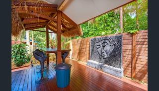 Whale House 8 - 6 Electra Close - 1