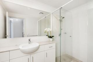 Absolute Solace - 2 - 8 Lawson Street - 2