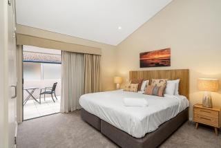 Pipi's On The Beach 2 - 2 Fletcher Street - 4