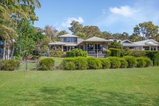Lakeside Bliss - 8