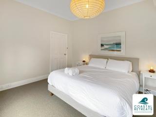 Surf Beach Remote Retreat - Linen Included - 7