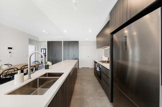 Stylish & Spacious 3BR APT in Homebush with GYM - 5