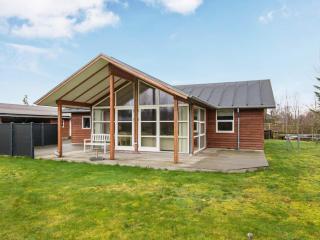 8 person holiday home in Glesborg - 8