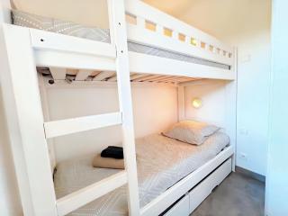 En rez-de-chaussée, avec vue sur le golf - piscine chauffée accessible de mai à septembre - 3