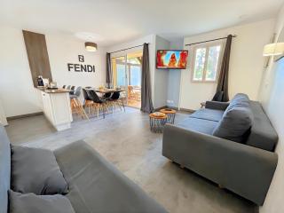 En rez-de-chaussée, avec vue sur le golf - piscine chauffée accessible de mai à septembre - 0