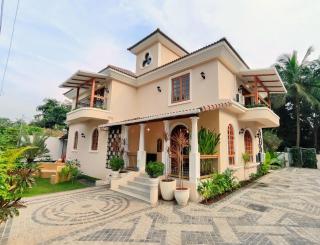 Villa Laz, Parra close to calangute- Pool,Jacuzzi,Cook - 0