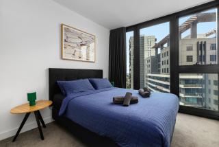 Modern Southbank Apartment 2BR with Pool & Sauna - 6