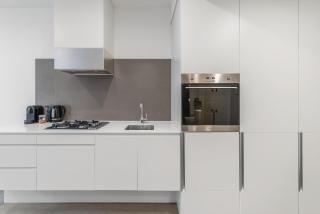 Modern Southbank Apartment 2BR with Pool & Sauna - 7