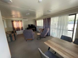 Quiet & Close to Town - 8