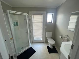 Quiet & Close to Town - 6