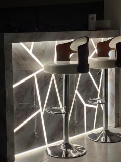 Luxury 1BR Apartment with Burj Khalifa&Canal view - 8