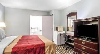 Econo Lodge Inn & Suites I-20, exit 73 - 1