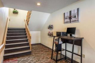 Econo Lodge Ithaca Airport - 2