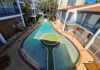 Escape to Scarborough Beach - 1