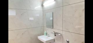 Sky Palace by GoPurple Resorts - 9