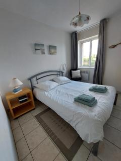 Les pieds dans l'eau à Ploumanac'h - 2