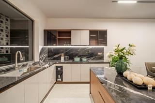 Mee Villa Modern 6BR Villa Rooftop Pool, Steambath& Elevator - 8