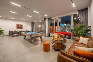 Mee Villa Modern 6BR Villa Rooftop Pool, Steambath& Elevator - 3