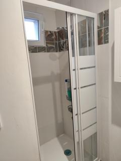 Charmant studio indépendant en RDC chez Cyril et Stéph - 1